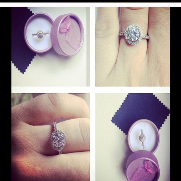 Sterling Silver Cubic Zirconia Ring - Picture 3 of 3